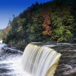 Upper Tahquamenon Falls in Autumn 3